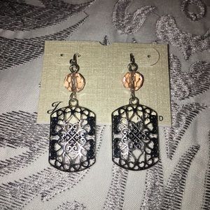 🆕Pink & silver dangle earrings NWT